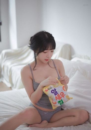 古言香艳h文两男吃奶