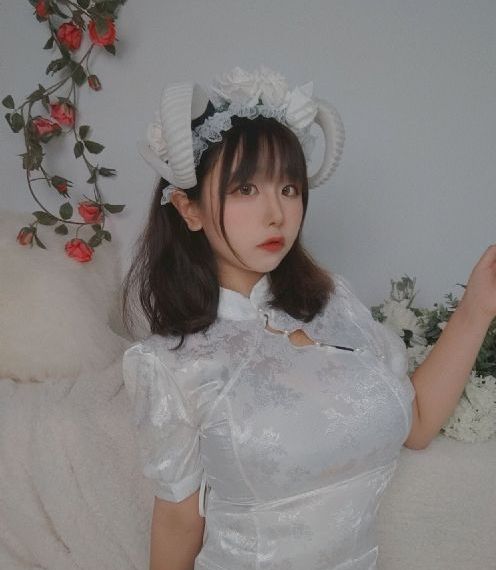 年上大佬掌心宠女儿救妈妈短剧