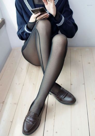 女人的战争之肮脏的交易在线观看