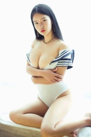 老师的丰满大乳奶