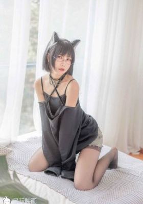 裙子里的是怪兽